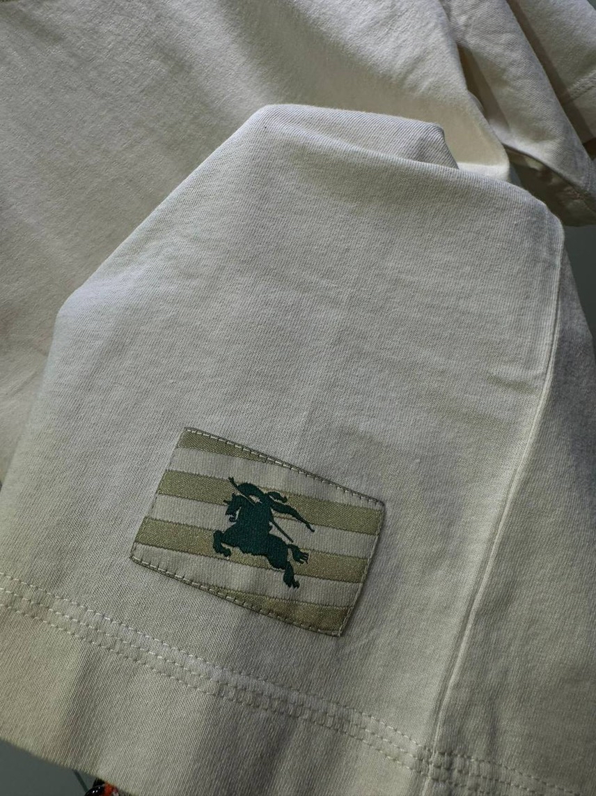 BURBERRY T-shirt and Polo side view - Women's luxury Clothes
