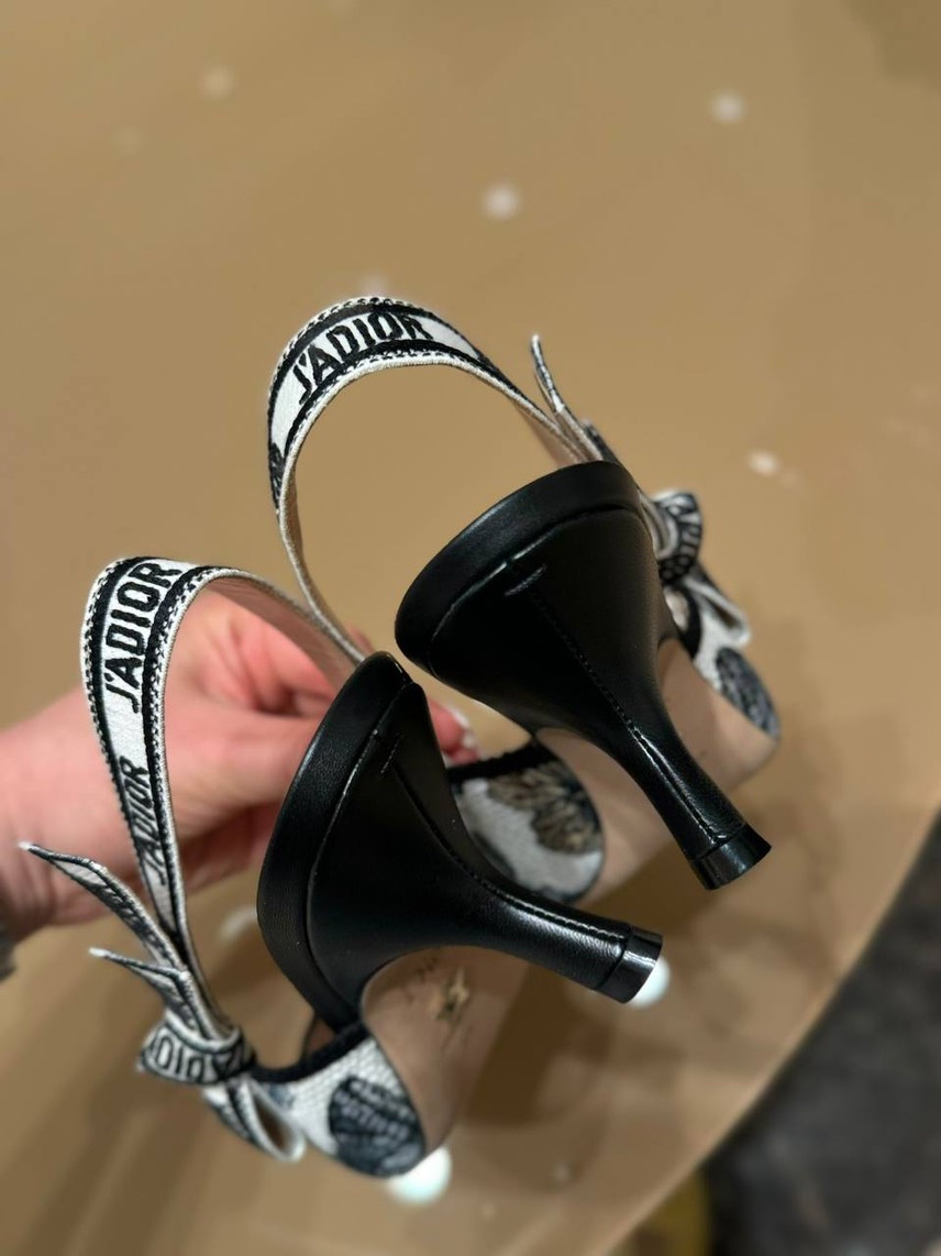 CHRISTIAN DIOR Sandals side view - Women's luxury Shoes
