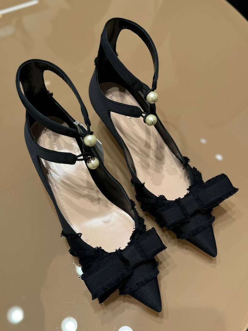 CHRISTIAN DIOR Sandals side view - Women's luxury Shoes