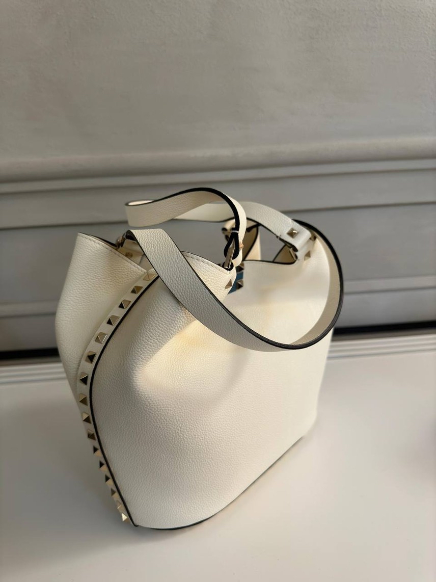 VALENTINO GARAVANI Shoulder bags side view - Women's luxury Bags