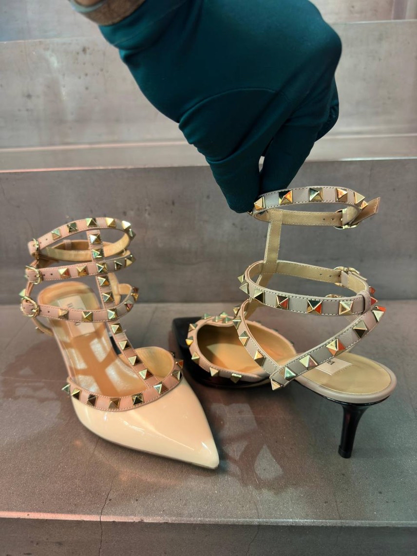 VALENTINO GARAVANI Sandals front view - Women's luxury Shoes