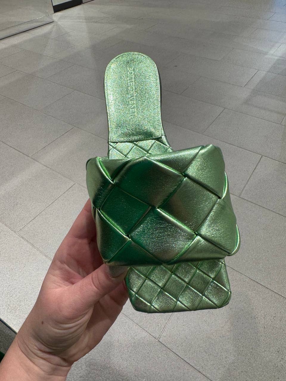 BOTTEGA VENETA Slides side view - Women's luxury Shoes