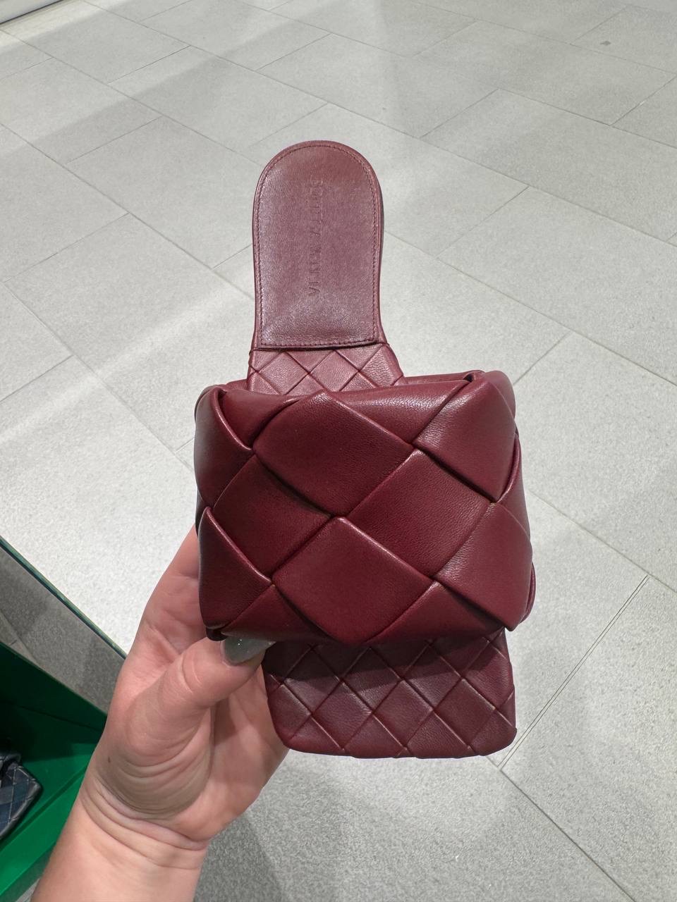 BOTTEGA VENETA Slides side view - Women's luxury Shoes