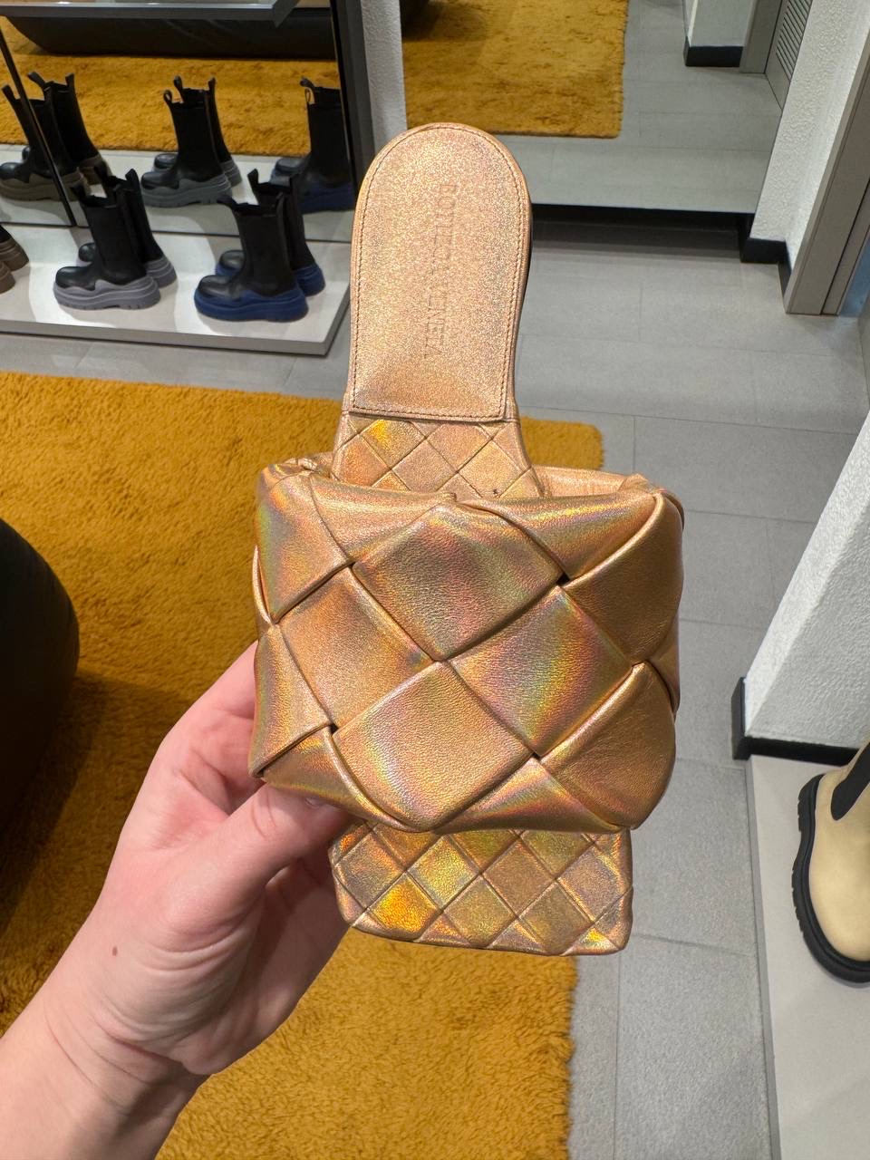 BOTTEGA VENETA Slides side view - Women's luxury Shoes