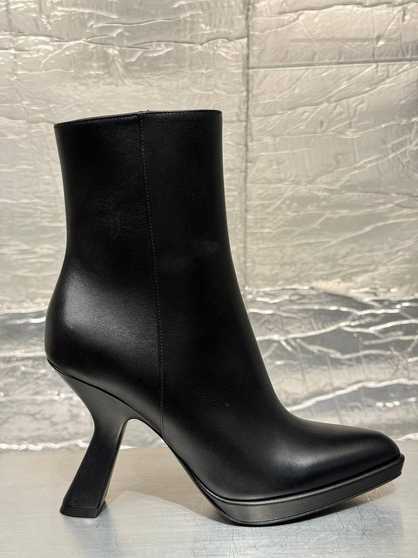 DIOR Boots front view - Women's luxury Shoes