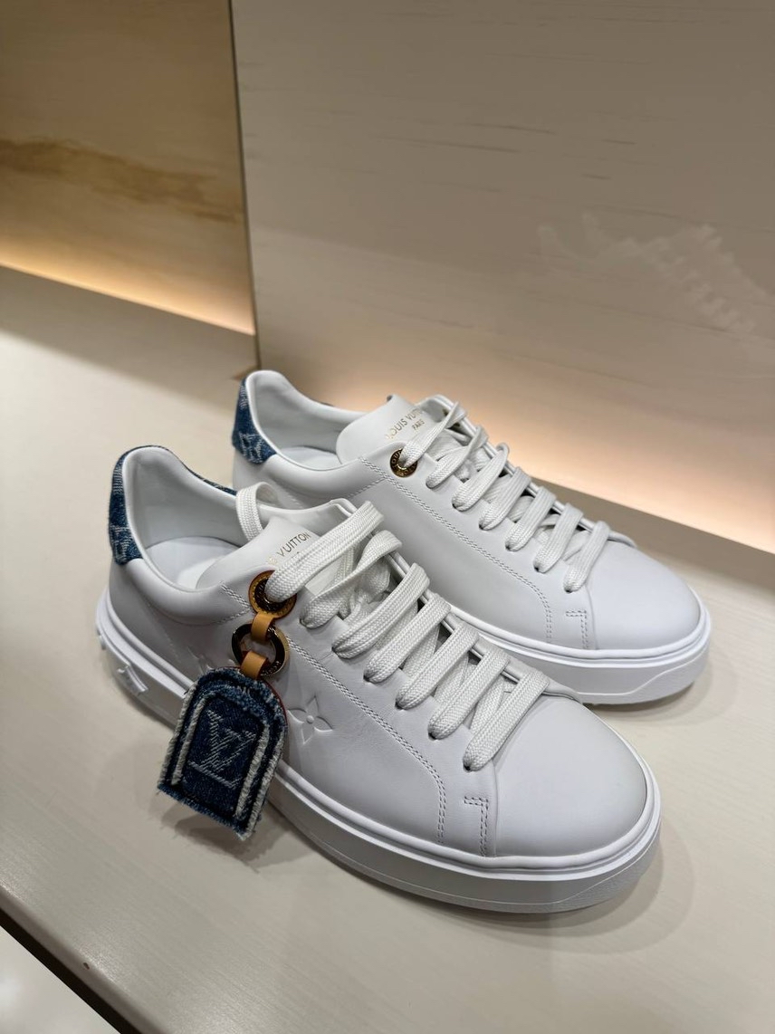 LOUIS VUITTON Sneakers side view - Women's luxury Shoes