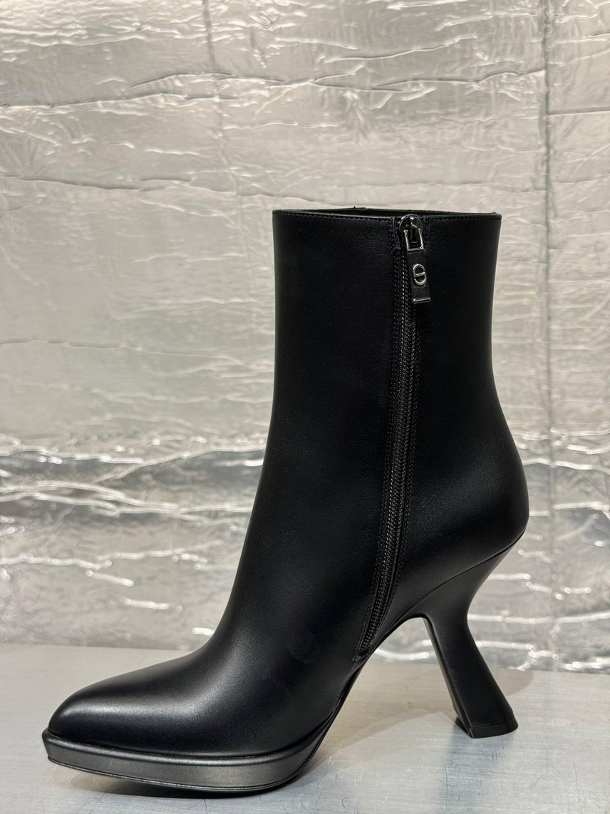 DIOR Boots side view - Women's luxury Shoes