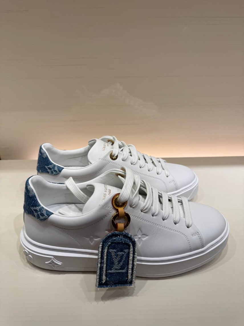 LOUIS VUITTON Sneakers front view - Women's luxury Shoes