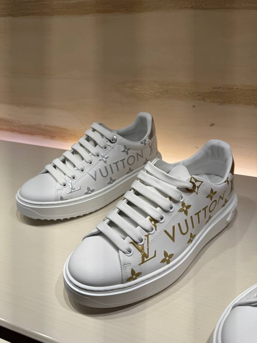 LOUIS VUITTON Sneakers front view - Women's luxury Shoes