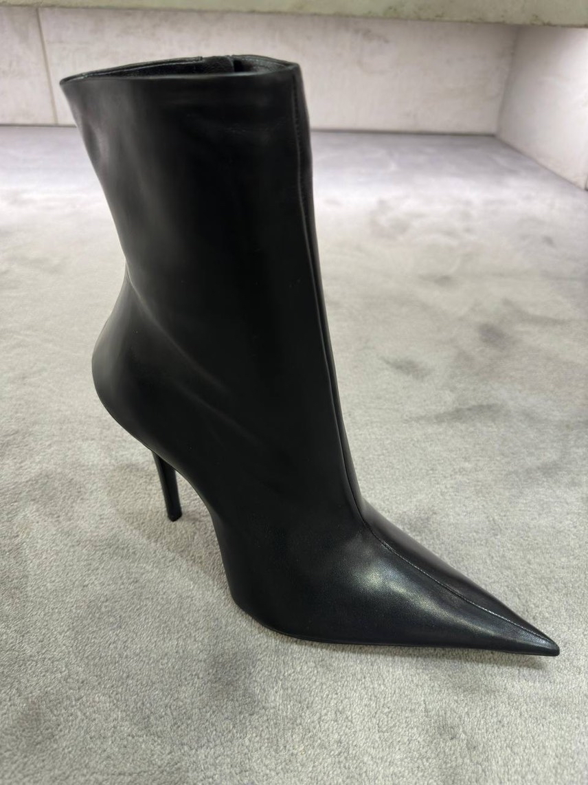 BALENCIAGA Boots side view - Women's luxury Shoes