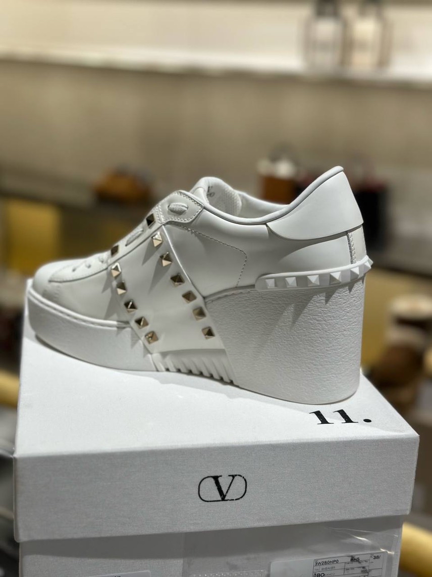VALENTINO GARAVANI Sneakers side view - Women's luxury Shoes