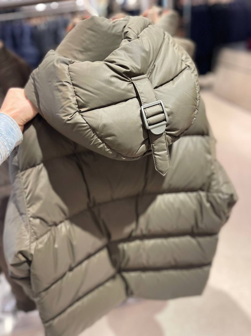 BURBERRY Down jacket side view - Men's luxury Clothes