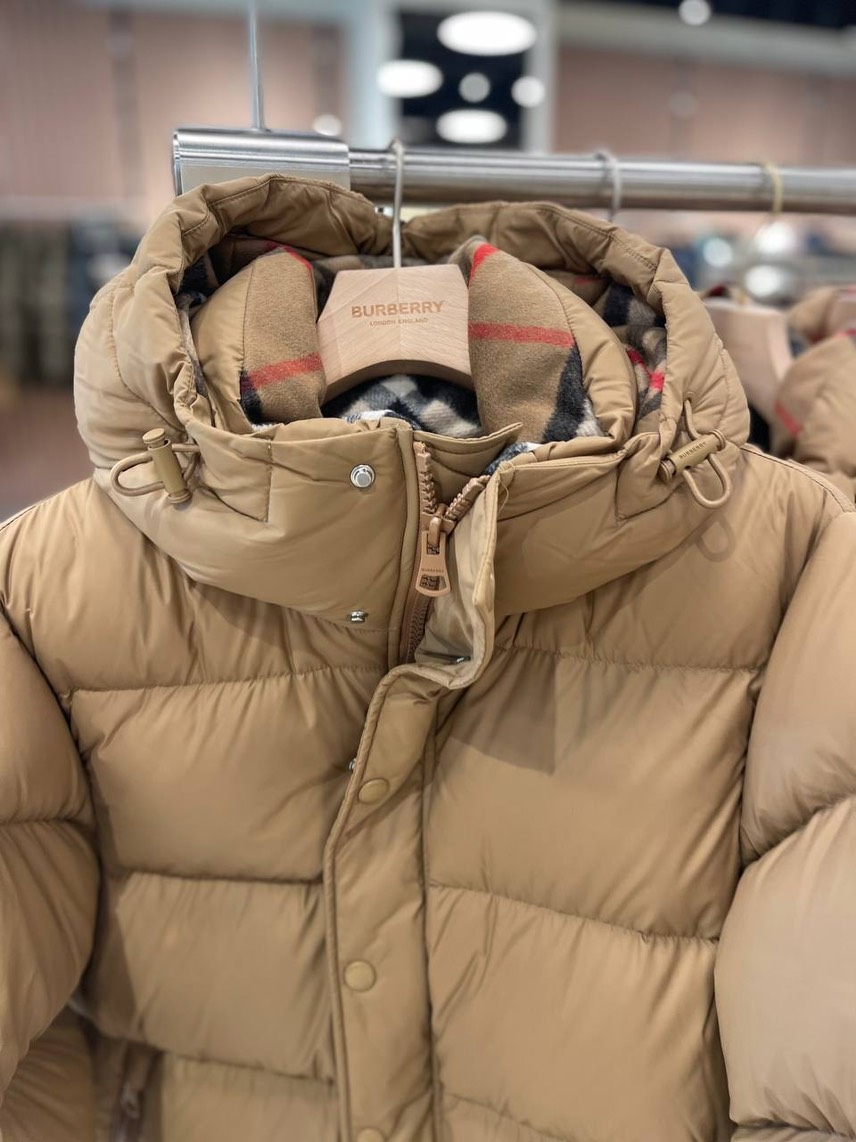 BURBERRY Down jacket side view - Men's luxury Clothes