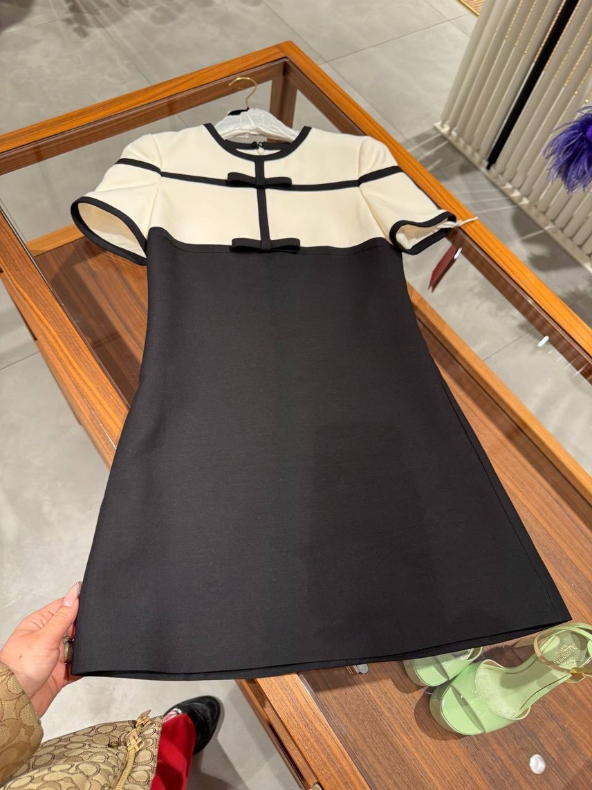 VALENTINO GARAVANI Dresses front view - Women's luxury Clothes
