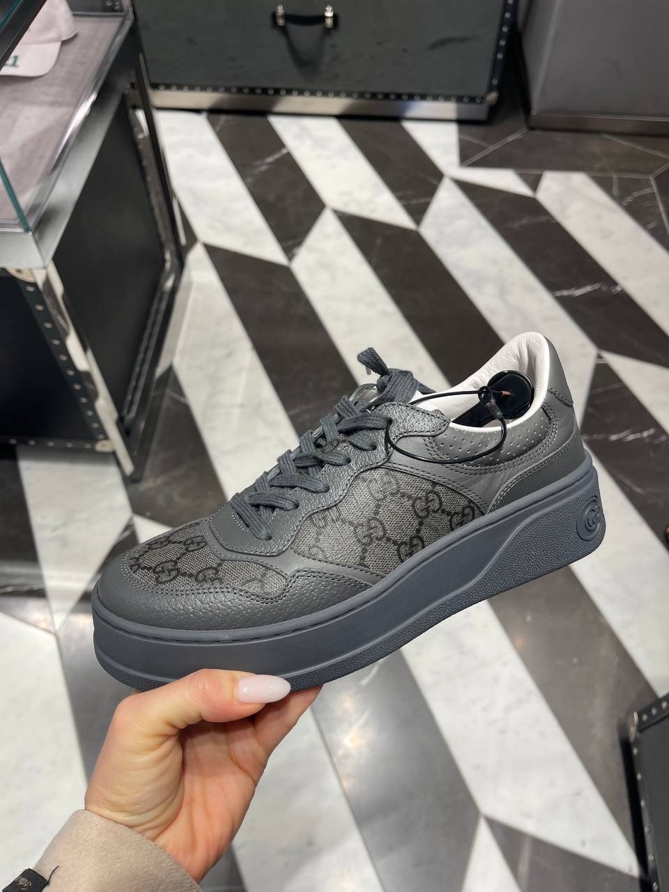 GUCCI Sneakers front view - Men's luxury Shoes