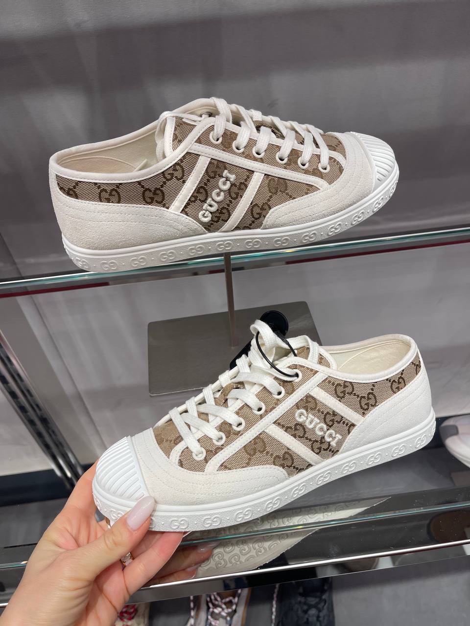 GUCCI Sneakers front view - Men's luxury Shoes