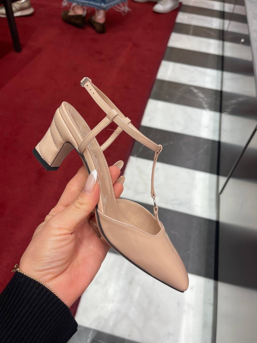 GUCCI Sandals front view - Women's luxury Shoes