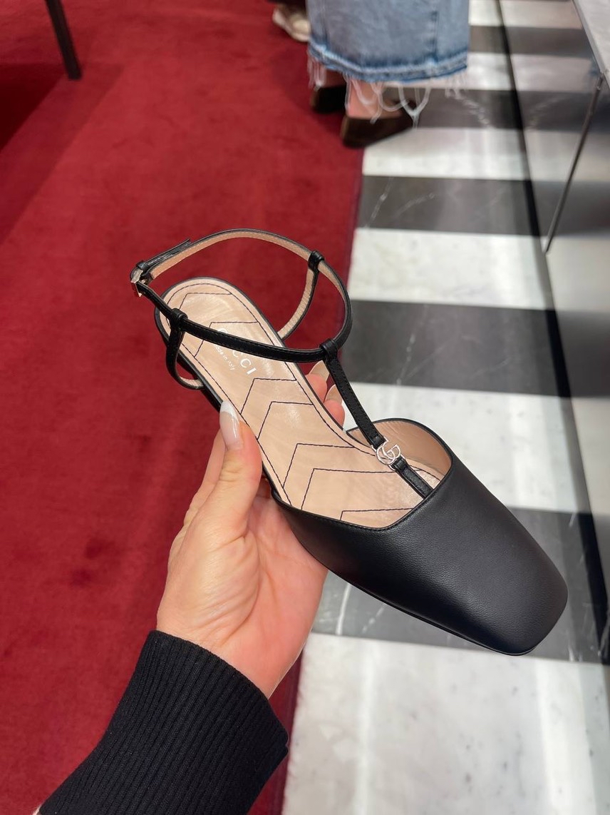 GUCCI Sandals side view - Women's luxury Shoes