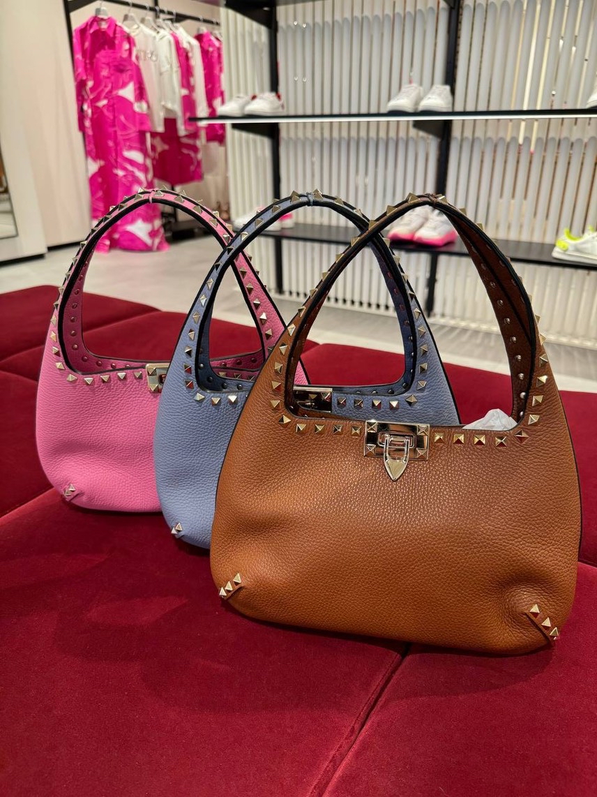 VALENTINO GARAVANI Shoulder bags side view - Women's luxury Bags