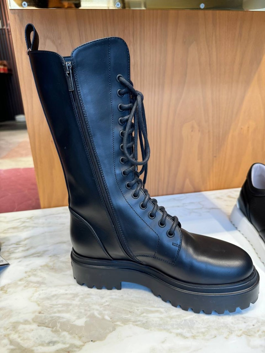 LE SILLA Boots side view - Women's luxury Shoes