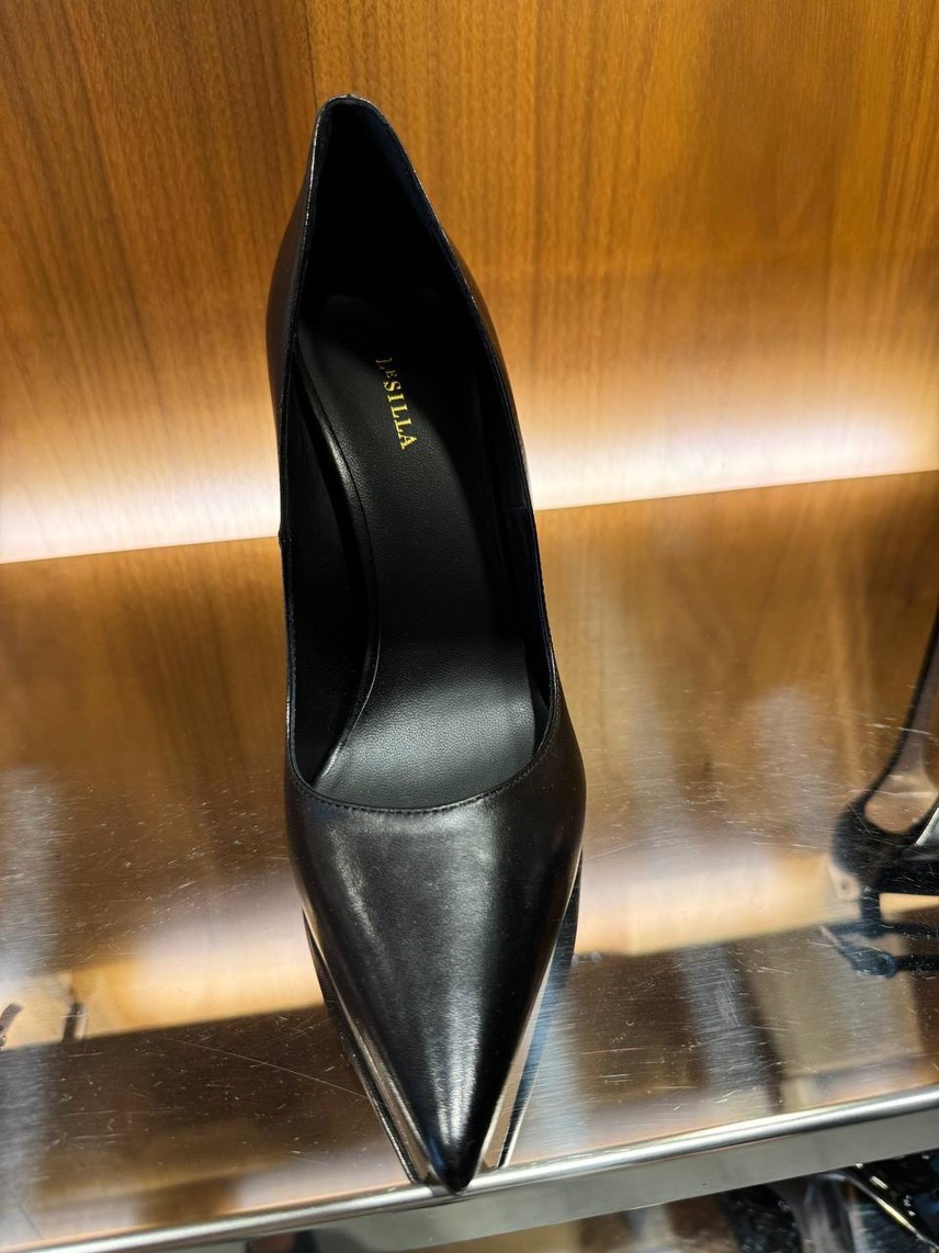 LE SILLA Pumps side view - Women's luxury Shoes