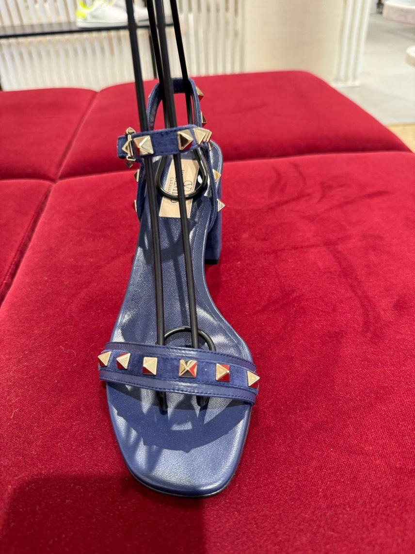 VALENTINO GARAVANI Sandals side view - Women's luxury Shoes