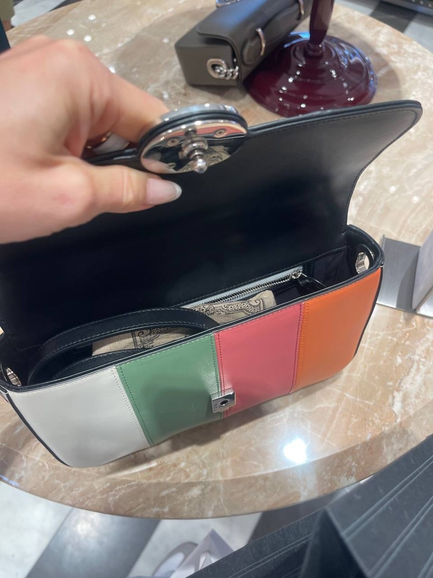 GUCCI Crossbody bags side view - Women's luxury Bags