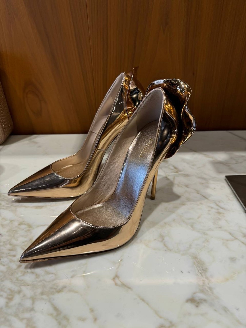 LE SILLA Pumps front view - Women's luxury Shoes