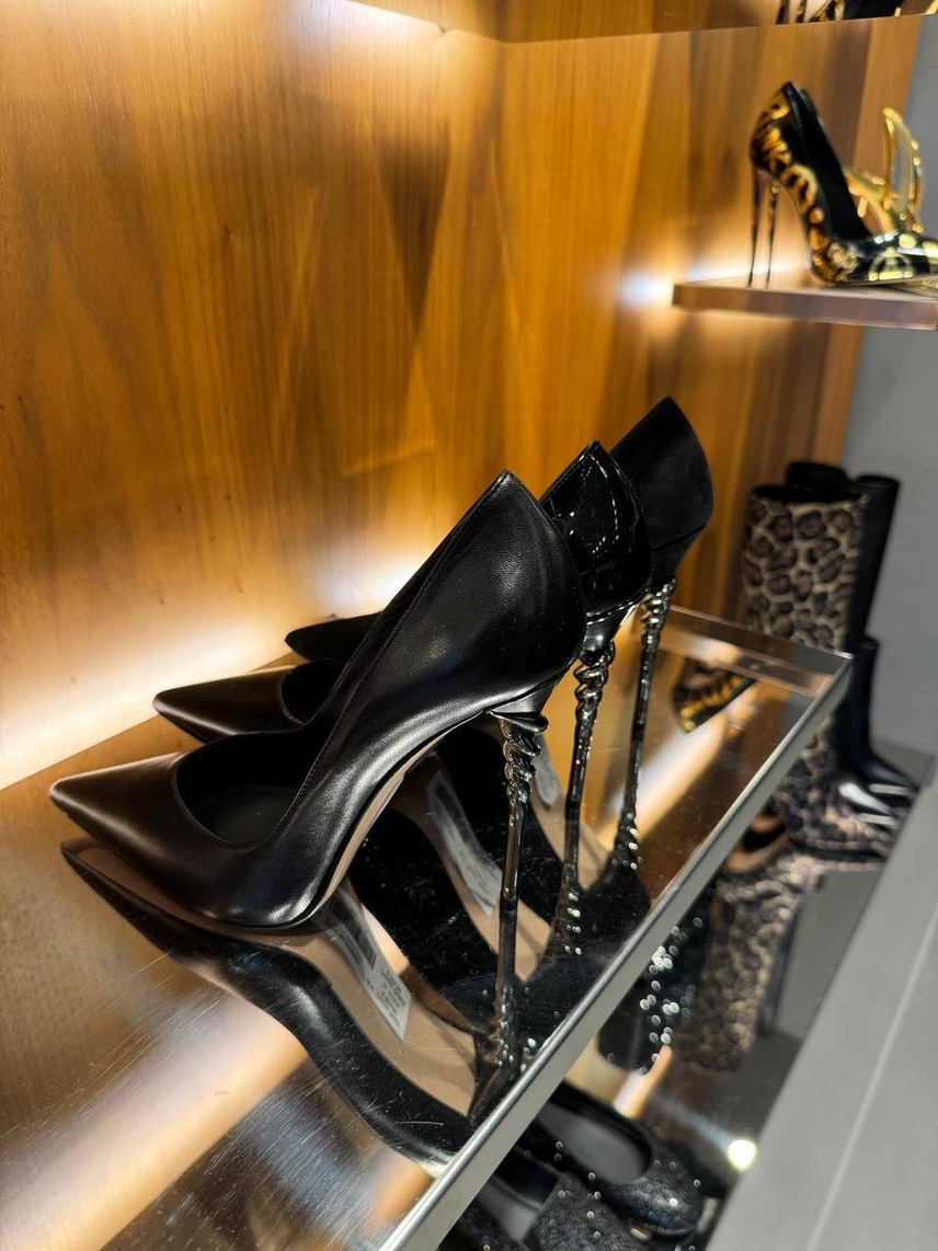 LE SILLA Pumps side view - Women's luxury Shoes