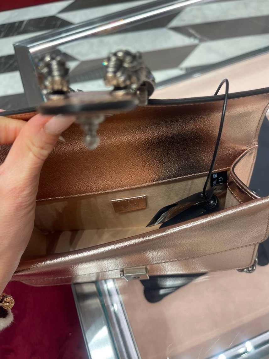 GUCCI Shoulder bags side view - Women's luxury Bags