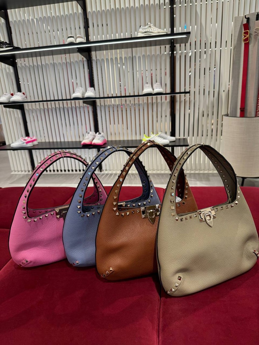 VALENTINO GARAVANI Shoulder bags side view - Women's luxury Bags