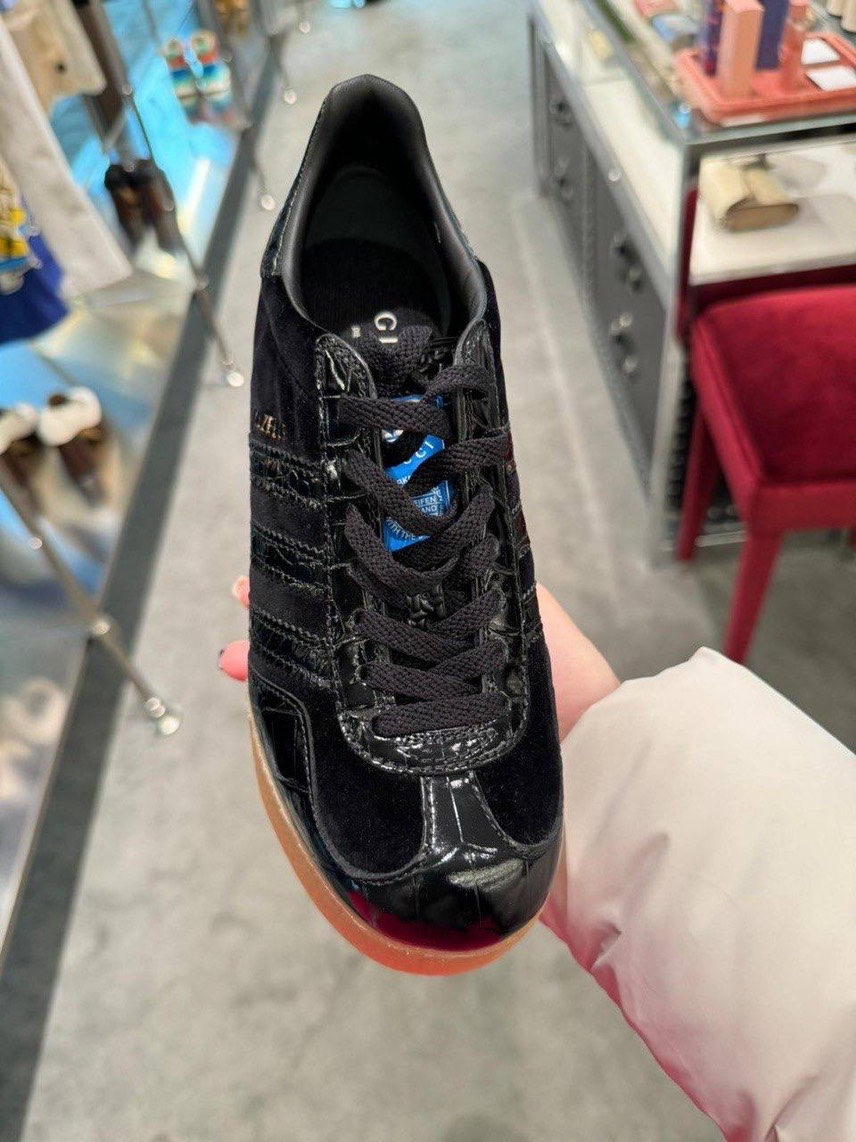 GUCCI X ADIDAS Sneakers side view - Women's luxury Shoes