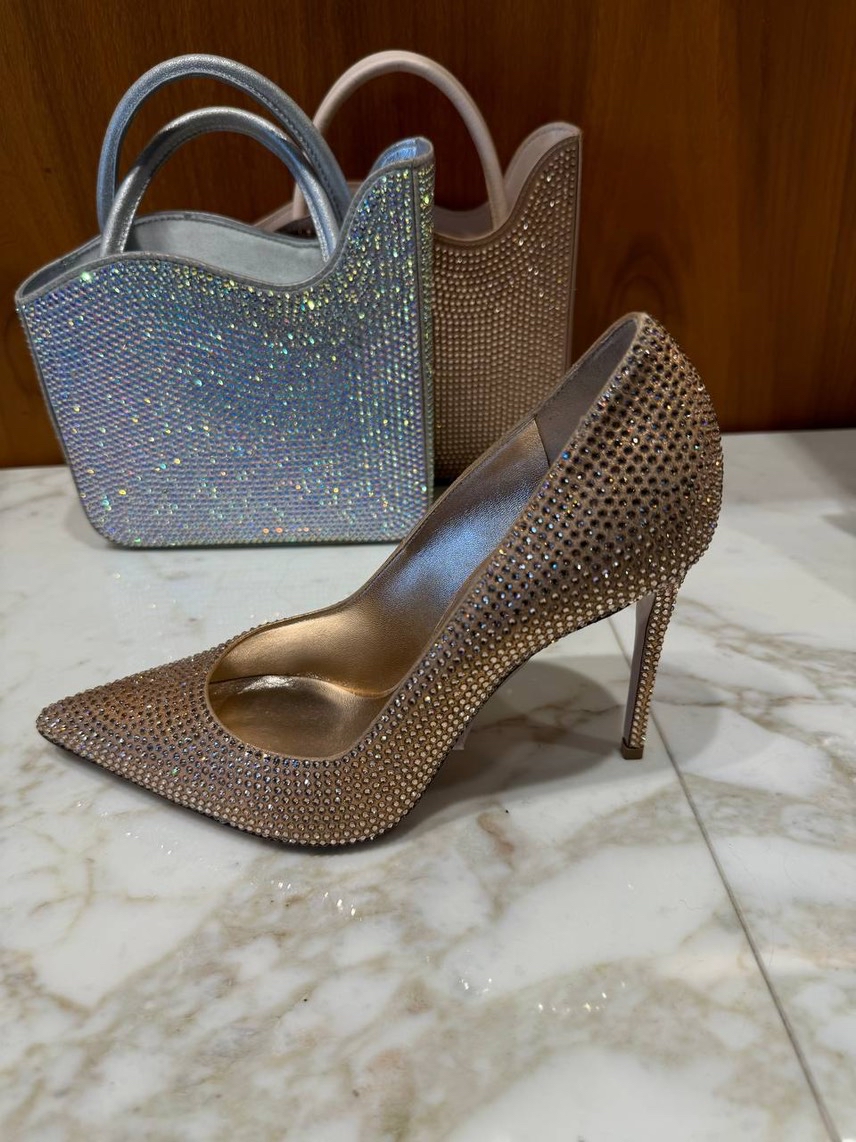 LE SILLA Pumps front view - Women's luxury Shoes