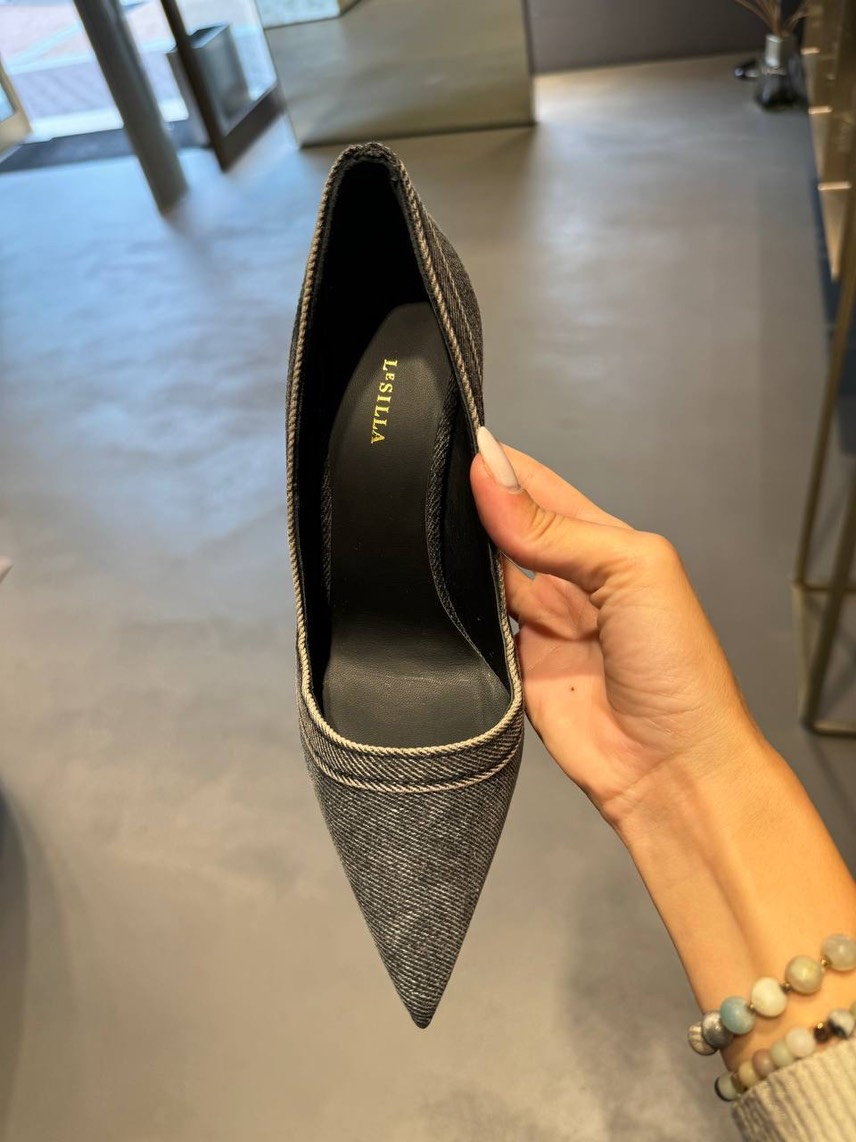 LE SILLA Pumps side view - Women's luxury Shoes