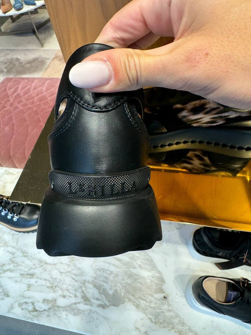 LE SILLA Sneakers side view - Women's luxury Shoes