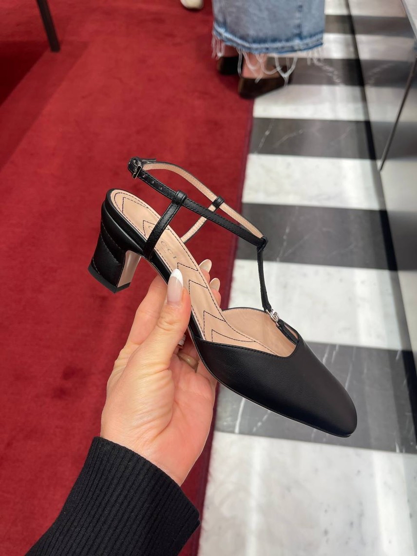 GUCCI Sandals front view - Women's luxury Shoes