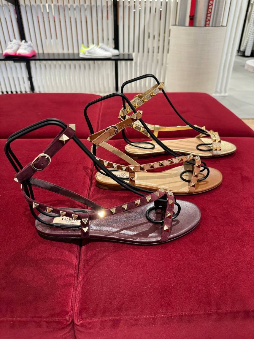 VALENTINO GARAVANI Sandals front view - Women's luxury Shoes