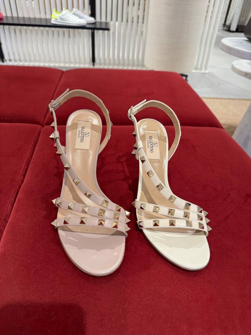 VALENTINO GARAVANI Sandals side view - Women's luxury Shoes