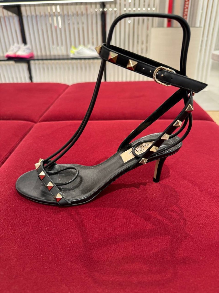 VALENTINO GARAVANI Sandals side view - Women's luxury Shoes