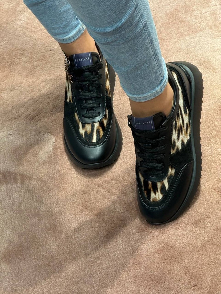LE SILLA Sneakers side view - Women's luxury Shoes