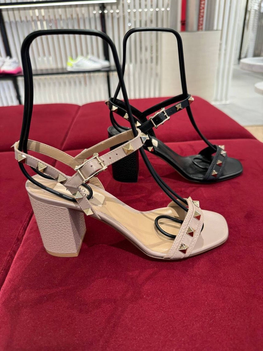 VALENTINO GARAVANI Sandals front view - Women's luxury Shoes