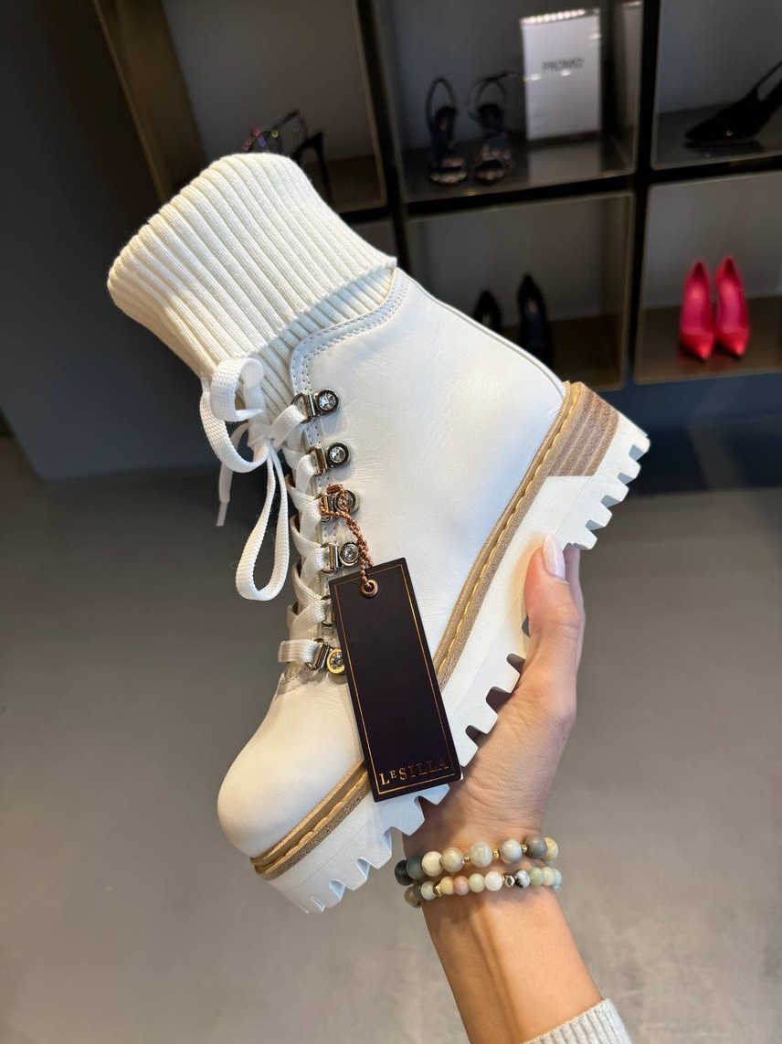 LE SILLA Boots front view - Women's luxury Shoes