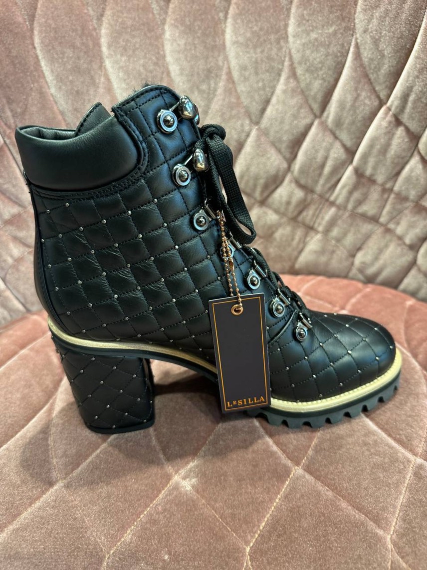 LE SILLA Boots front view - Women's luxury Shoes