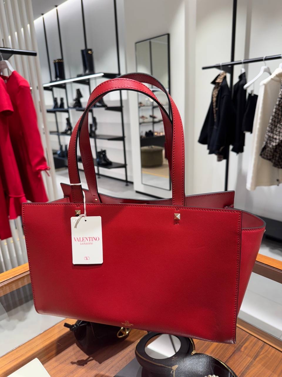 VALENTINO GARAVANI Shoulder bags side view - Women luxury Bags