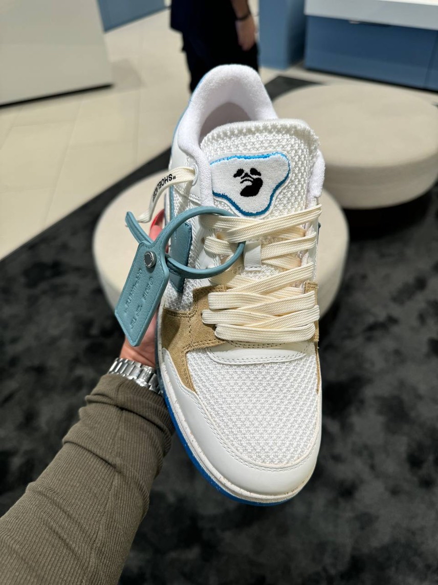 OFF-WHITE Sneakers side view - Men's luxury Shoes