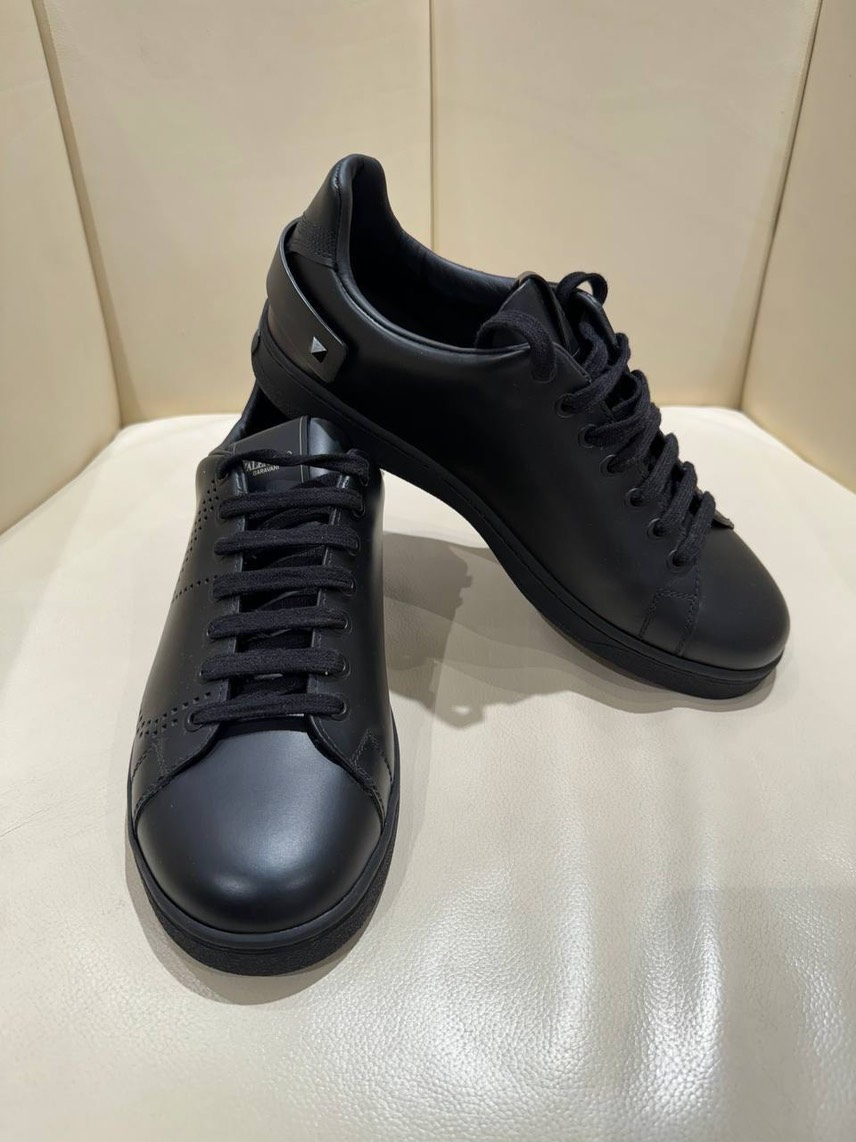 VALENTINO GARAVANI Sneakers front view - Men's luxury Shoes