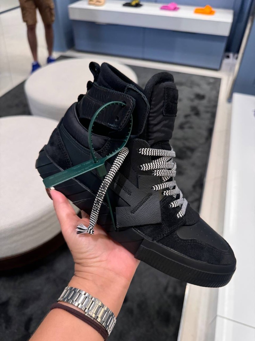 OFF-WHITE Sneakers front view - Men's luxury Shoes