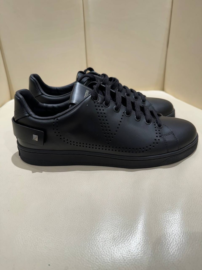 VALENTINO GARAVANI Sneakers side view - Men's luxury Shoes