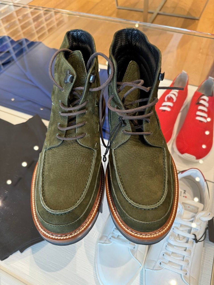 KITON Boots side view - Men's luxury Shoes