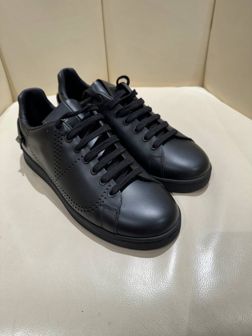 VALENTINO GARAVANI Sneakers side view - Men's luxury Shoes